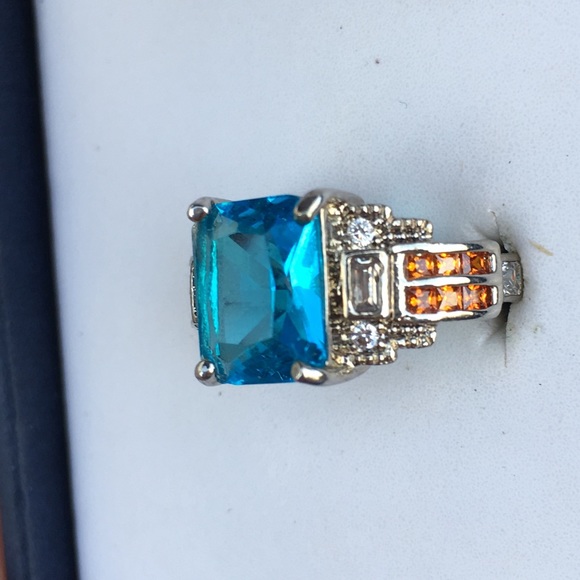 WOMENS RING - Picture 3 of 3